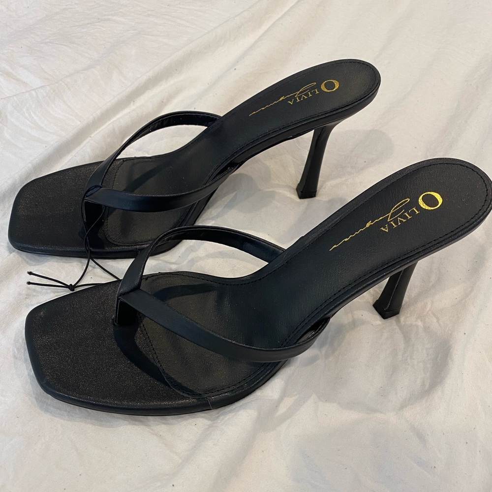 BLACK HEELS